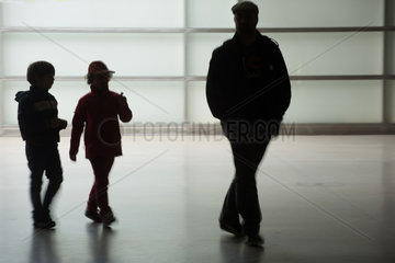 Berlin  Deutschland  Vater und Kinder