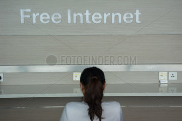 Singapur  Republik Singapur  freies Internet am Flughafen Singapur