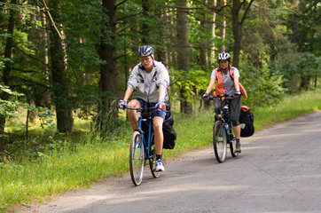 Wollin  Polen  Fahrradfahrer auf der Insel Wollin