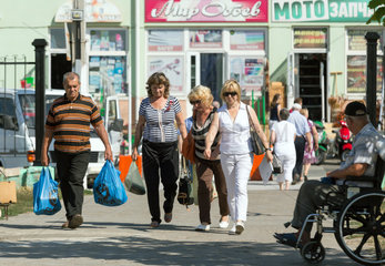Tiraspol  Republik Moldau  Menschen im Stadtzentrum