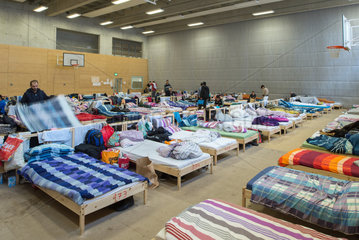 Berlin  Deutschland  Notunterkunft fuer Fluechtlinge in einer Turnhalle