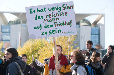 Berlin  Deutschland  Occupy-Bewegung vor dem Kanzleramt