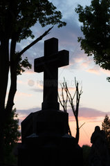 Lemberg  Ukraine  Kreuz eines Grabs auf dem Lytschakiwski-Friedhof