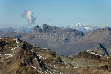 Surlej  Schweiz  Ausblick vom Corvatsch auf das Bernina Gebirge im Oberengadin