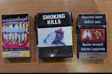 Berlin  Deutschland  Schockbilder auf Zigarettenschachteln