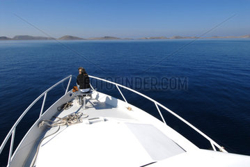 Sibenik  Kroatien  mit dem Segelboot unterwegs auf der Adria