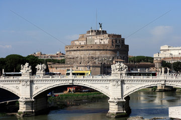 Rom  Italien  Engelsburg und Bruecke Vittorio Emanuelle II