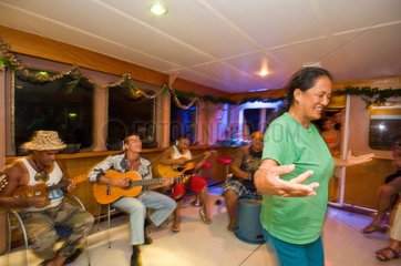 Fakarava  Franzoesisch-Polynesien  Veranstaltung auf der Aranui 3