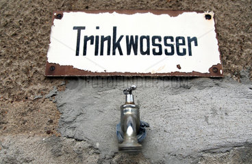 Lauchhammer  Deutschland  Schild Trinkwasser und Wasserhahn