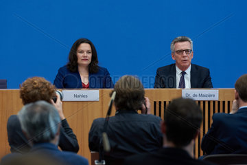 Berlin  Deutschland  Bundesarbeitsministerin Andrea Nahles  SPD  und Bundesinnenminister Thomas de Maiziere  CDU