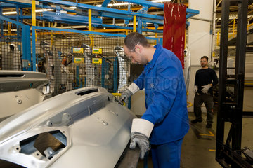 Saarlouis  Deutschland  Ford-Werke in Saarlouis  Qualitaetskontrolle von Heckklappe