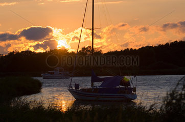 Koserow  Deutschland  Sonnenuntergang am Achterwasser auf der Insel Usedom