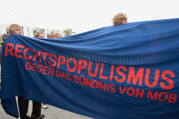 Berlin  Deutschland  Protest: Rechtspopulismus gegen das Buendnis von Mob