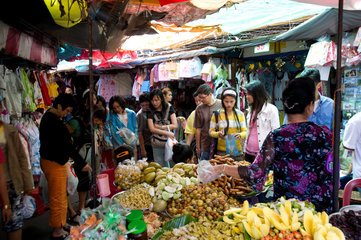 Phnom Penh  Kambodscha  kambodschanisch  Obststand auf dem Zentralmarkt -Phsar Thmei-