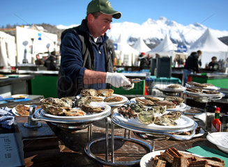 St. Moritz  Schweiz  Verkauf von frischen Austern