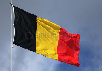 Iffezheim  Deutschland  Nationalfahne von Belgien weht im Wind