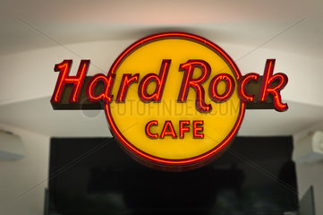 Berlin  Deutschland  Schild des Hard Rock Cafe am Kudamm