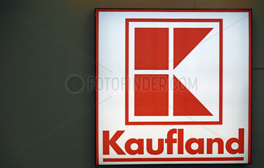 Berlin  Deutschland  das Logo von Kaufland