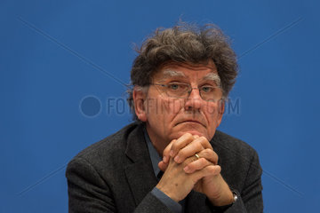 Berlin  Deutschland  Prof. Dr. Werner Schiffauer waehrend einer Pressekonferenz