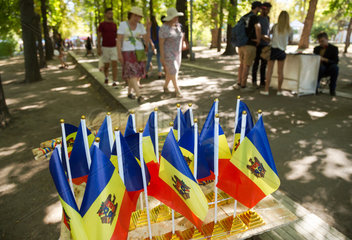 Kischinau  Republik Moldau  Fahnen Moldawiens