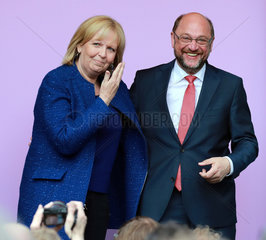 GERMANY-DUISBURG-STATE ELECTIONS-SPD-CAMPAIGN RALLY