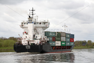 Rendsburg  Deutschland  Containerschiff Kalana auf dem Nord-Ostsee-Kanal