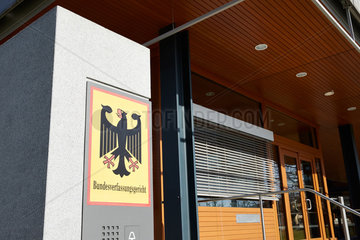 Karlsruhe  Deutschland  Behoerdenschild des Bundesverfassungsgerichtes