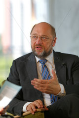 Berlin  Deutschland  Martin Schulz  SPD  im Gespraech mit der Initiative GehtAuchAnders