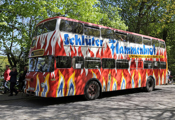 Berlin  Deutschland  historischer Bus im Linienverkehr