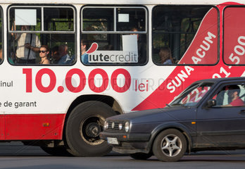 Chisinau  Moldau  Werbung auf einem Trolleybus