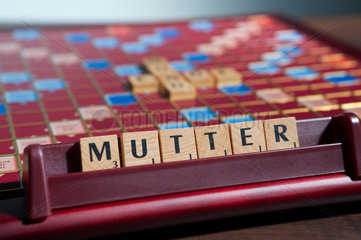 Hamburg  Deutschland  Scrabble-Buchstaben bilden das Wort MUTTER