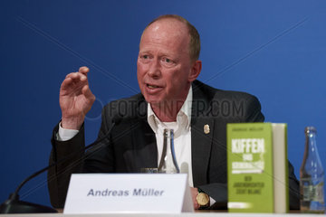 Berlin  Deutschland  Buchpraesentation -Kiffen und Kriminalitaet- des Jugendrichters Andreas Mueller