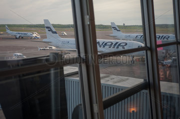Helsinki  Finnland  Passagiermaschinen der Finnair am Flughafen Helsinki-Vantaa