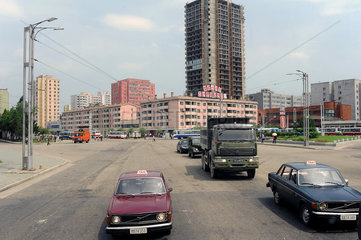 Pjoengjang  Nordkorea  Verkehr auf einer Strasse