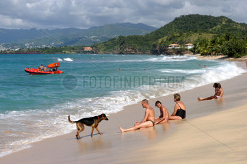 Calliste  Grenada  Touristen am Pink Gin Beach