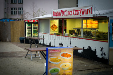 Berlin  Deutschland  leere Currywurstbude an der Friedrichstrasse