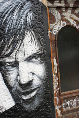 Berlin  Deutschland  Graffiti auf einer Hauswand