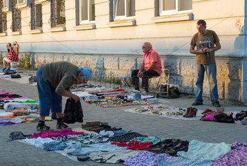 Chisinau  Republik Moldau  Flohmarkt am Bahnhofsvorplatz