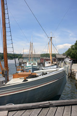 Mystic  USA  historische Segelschiffe im Freilichtmuseum Mystic Harbor