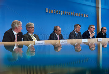Berlin  Deutschland  Pressekonferenz Gegen eine Transferunion