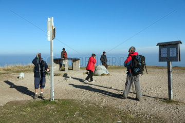 Metzeral  Frankreich  Touristen auf dem Gipfel des Hohneck