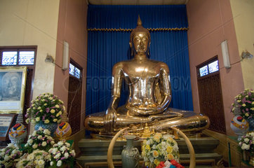 Bangkok  Thailand  Goldener Buddha im Wat Traimit