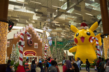 Singapur  Republik Singapur  Weihnachtsdekoration im Flughafen Changi
