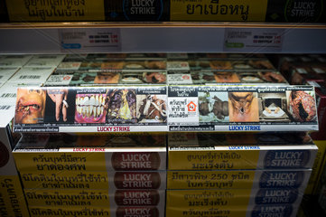 Bangkok  Thailand  Dutyty-Free-Laden auf dem Flughafen Bangkok