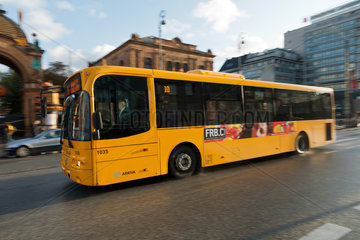 Kopenhagen  Daenemark  Linienbus im Stadtzentrum