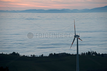Freiburg  Deutschland  Windrad und Nebel im Tal am Berg Schauinsland