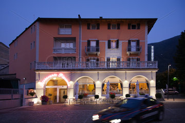 Tirano  Italien  Hotel Bernina am Abend