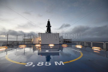 Daenemark  Heliport auf einem Faehrschiff der Smyril Line