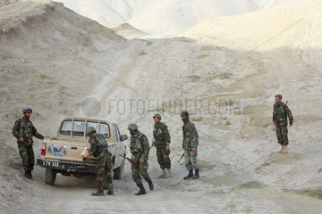 Feyzabad  Afghanistan  afghanische Soldaten auf Patrouillienfahrt.