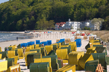 Binz  Deutschland  Besucher am Strand